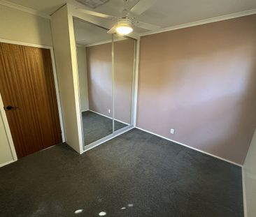 36 Sheehan Crescent, SHEPPARTON VIC 3630 - Photo 2