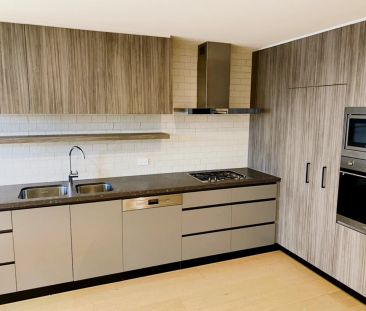 2 bed 2 bath - Photo 5