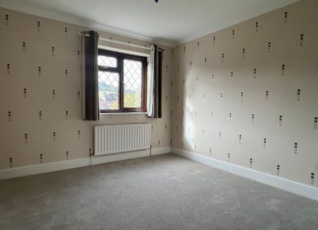 4 bedroom detached house to rent - Photo 2