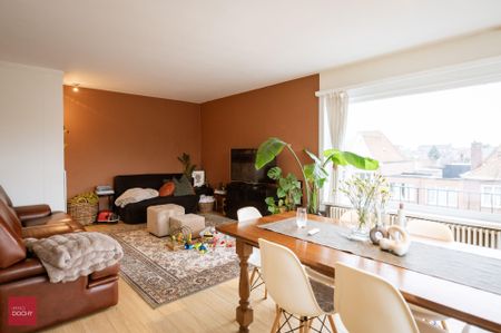 Verzorgd 2-slaapkamer appartement met garage | Deken Degryselaan - Foto 2