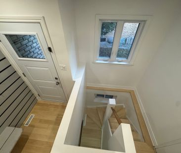 For Lease - 23 Argonne Crescent, Toronto, Ontario - Photo 5