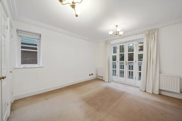 4 bedroom house in Kingston Upon Thames - Photo 1