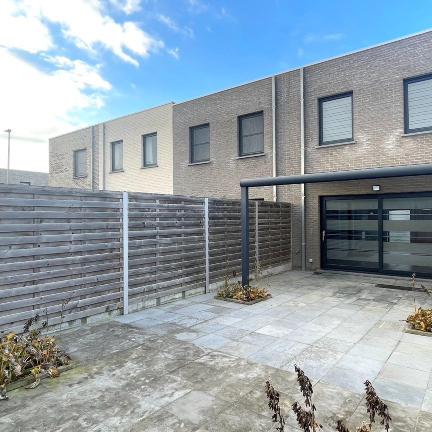 Mooie woning met 3 slaapkamers, carport en fietsenberging! - Foto 1