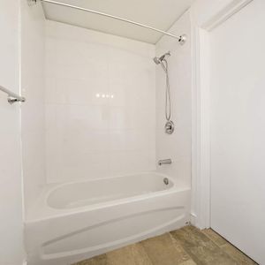 2 CH - 1 SDB - Montréal - $1,615 /mo - Photo 3