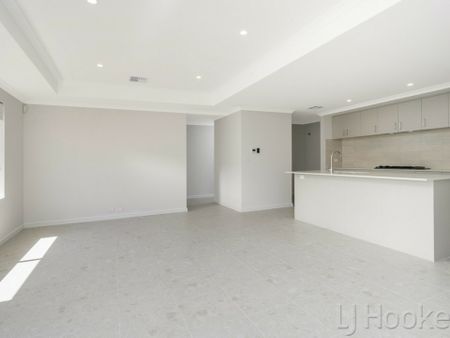 Modern Brand New Spacious Family Home - Photo 4