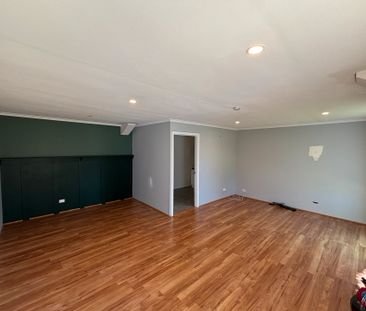 3-Bedroom Home with Separate Studio/Retreat - Photo 3