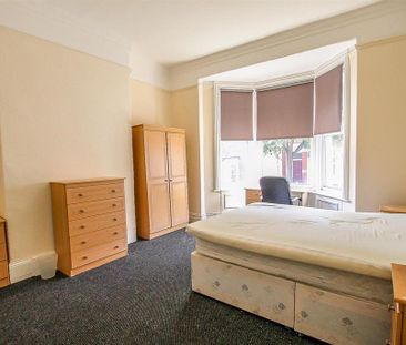 4 bedroom house to rent - Photo 3