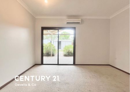 Freshly Painter Three Bedroom Home&excl; - Photo 4