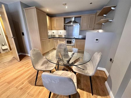 2 bedroom apartment to rent - Photo 4