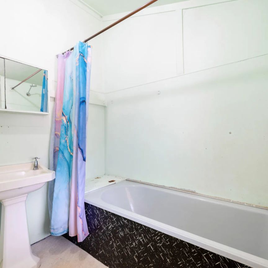 Charming Character Home in the Heart of Woolloongabba - Photo 1