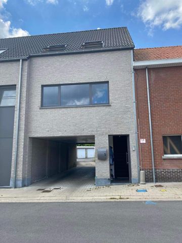 Prachtige bel-etage woning met 1 slaapkamers te Westrozebeke - Photo 2