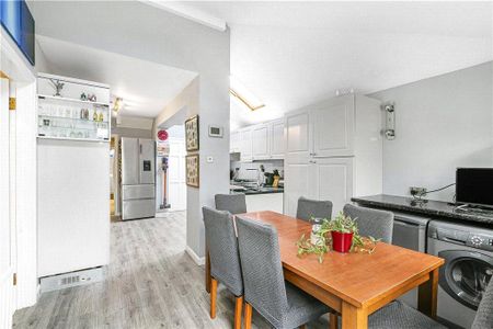 4 bedroom semi-detached house to rent - Photo 2