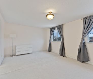 For Lease - 31 Craddock Street, Vaughan, Ontario - Photo 2