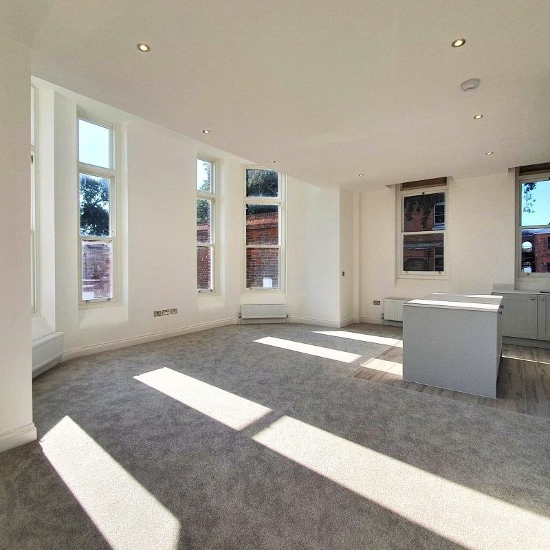 Royal Haslar - Photo 1