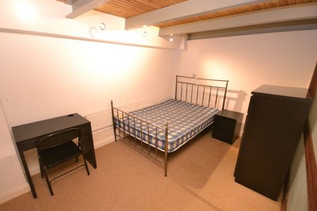 3 bed Apartment for Rent - Photo 5