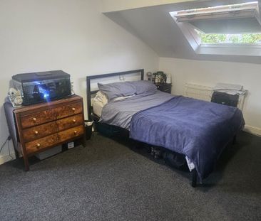 8 Bed - 11 Headingley Avenue, Headingley, Leeds - LS6 3ER - Student - Photo 4