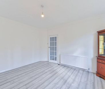 3 bedroom end of terrace house to rent - Photo 5