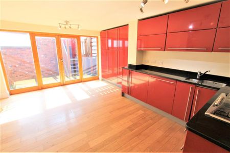 3 bedroom townhouse to rent - Photo 4
