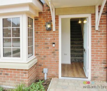 3 bedroom semi-detached house to rent - Photo 3