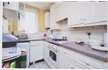 4 Bed Semi-Detached House, Long Elmes, HA3 - Photo 3