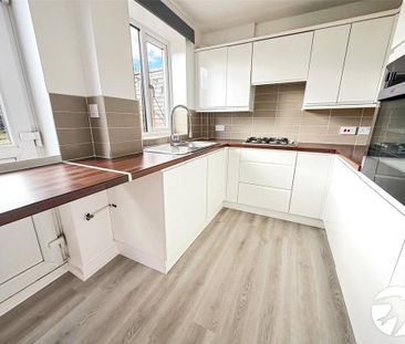 3 bedroom terraced house to rent - Photo 3