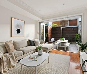 Modern Alexandria terrace maximising light and space - Photo 6