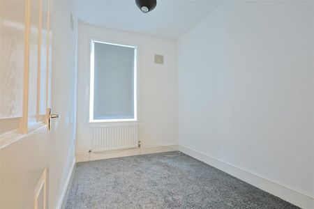2 bedroom Flat to rent in Hewitson Terrace, Felling, Gateshead - Photo 3