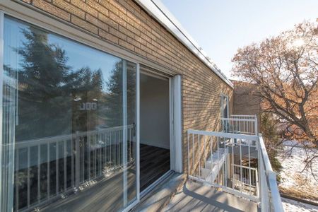 2124 15 Street SW, Calgary - Photo 2