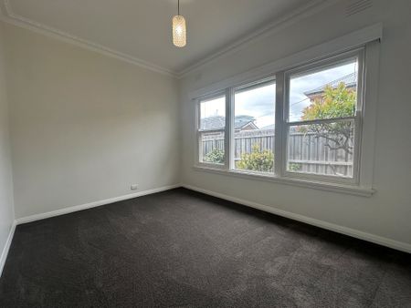 21 Lloyd Street, Belmont - Photo 4