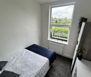 Graham Grove - x 2 BEDROOMS AVAILABLE NOW, - Photo 6