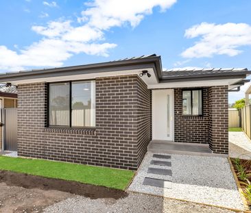 2a Orinoco Close, Seven Hills NSW 2147 - House For Rent | Domain - Photo 3