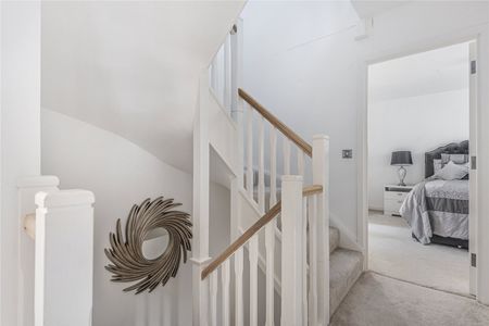 4 bedroom detached house to rent - Photo 2