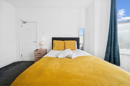 6 Bed Detached House, Belle Vue Road, BS5 - Photo 5