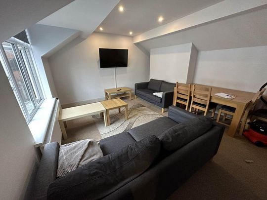3 bedroom flat to rent - Photo 1