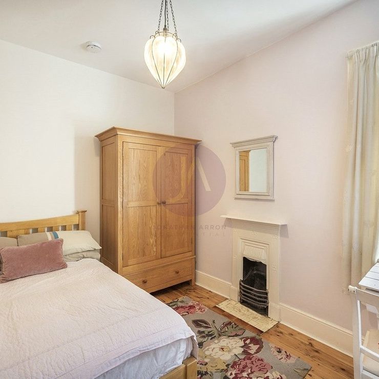 6 bedroom House to rent in Avondale Avenue, London, Woodside Park, N12 - Photo 1