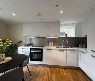 Queen Street, Maidenhead, Berkshire, SL6 - Photo 5