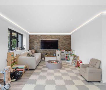 4 bedroom detached house to rent - Photo 1