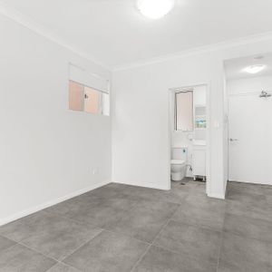 Modern Airy Studio Apartments In The Hub Of Summer Hill - Photo 3