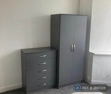 1 bedroom in a house share to rent - Photo 3