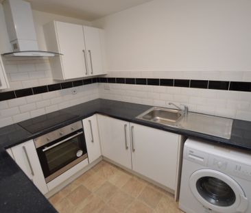 2 Bedroom FIrst Floor Flat - Photo 6