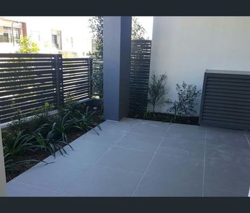 STYLISH HOME IN ROBINA AVAILABLE FOR RENT - Photo 5