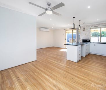 FRESHLY RENOVATED & REVAMPED! - Photo 4