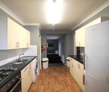 7 bedroom semi-detached house to rent - Photo 2