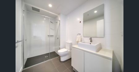 Modern City Living with Style and Comfort - Photo 2