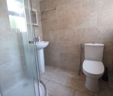 3 bedroom semi-detached house to rent - Photo 6