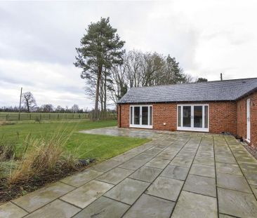 2 bedroom detached house to rent - Photo 3