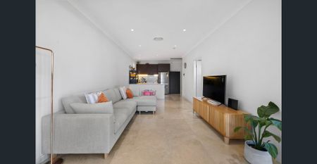 Modern Townhouse in a Convenient East Hills Location - Photo 2