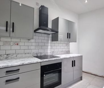 3 bedroom end of terrace house to rent - Photo 6