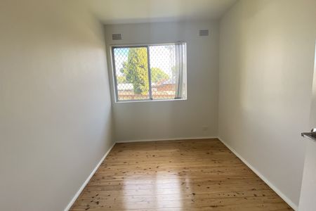 FANTASTIC 2 BEDROOM GROUND FLOOR UNIT - Photo 4