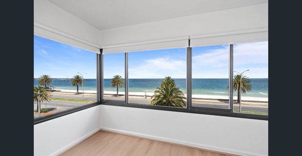 Beachfront Bliss with Mesmerising Views - Photo 1